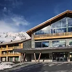 Grand Mont Blanc, By R Collection Отель 5*