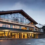 Grand Mont Blanc, By R Collection Отель 5*