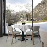 Grand Mont Blanc, By R Collection 5* Курмайор