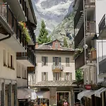 Grand Mont Blanc, By R Collection Отель Курмайор