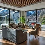 Grand Mont Blanc, By R Collection Отель Курмайор
