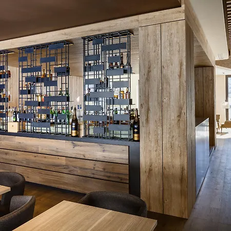 Hotel Grand Mont Blanc, By R Collection Courmayeur