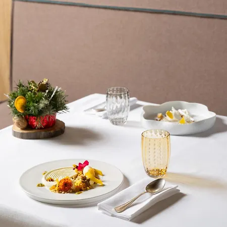 Grand Mont Blanc, By R Collection ホテル クールマイユール