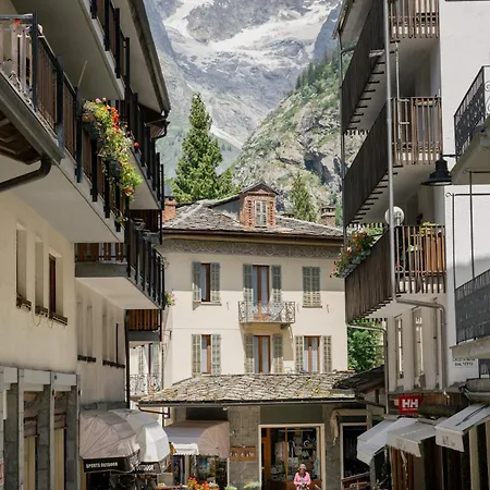 Grand Mont Blanc, By R Collection Hotel Courmayeur