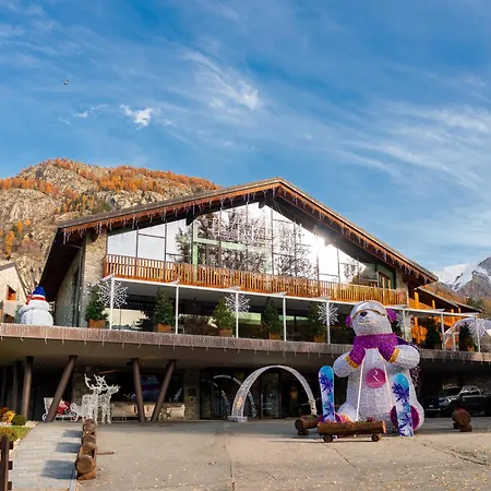 ホテル Grand Mont Blanc, By R Collection クールマイユール