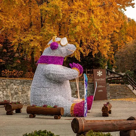 Grand Mont Blanc, By R Collection ホテル 5*