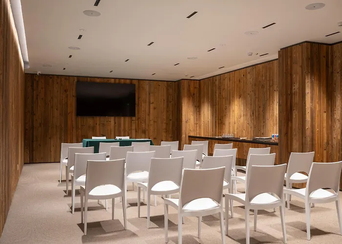 Grand Mont Blanc, By R Collection Курмайор