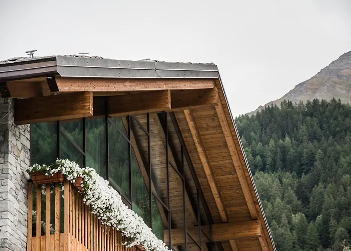 Hotel Grand Mont Blanc, By R Collection Courmayeur