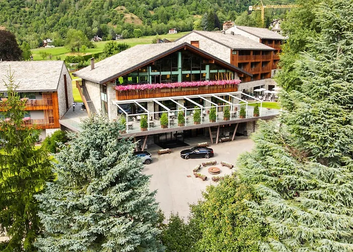 Grand Mont Blanc, By R Collection Hotel Courmayeur