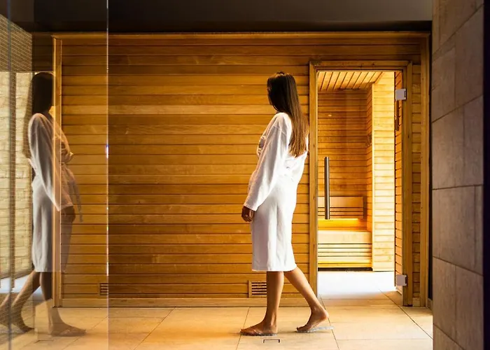 Grand Mont Blanc, By R Collection 5* Courmayeur