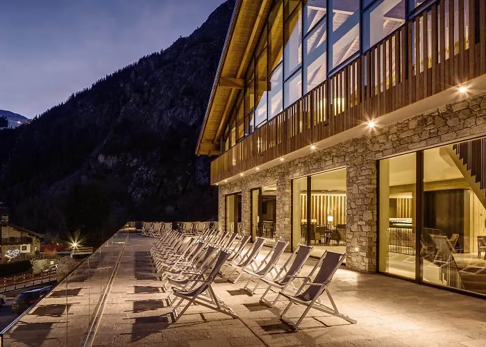 Grand Mont Blanc, By R Collection Курмайор