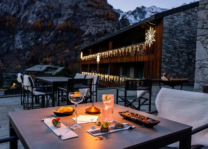 Grand Mont Blanc, By R Collection 5* Courmayeur